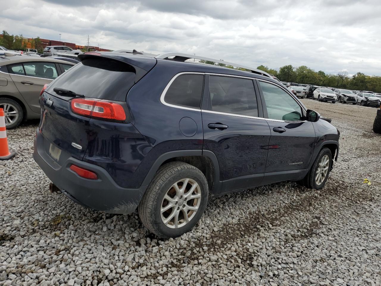 2016 Jeep Cherokee Latitude VIN: 1C4PJLCB6GW200995 Lot: 73792054