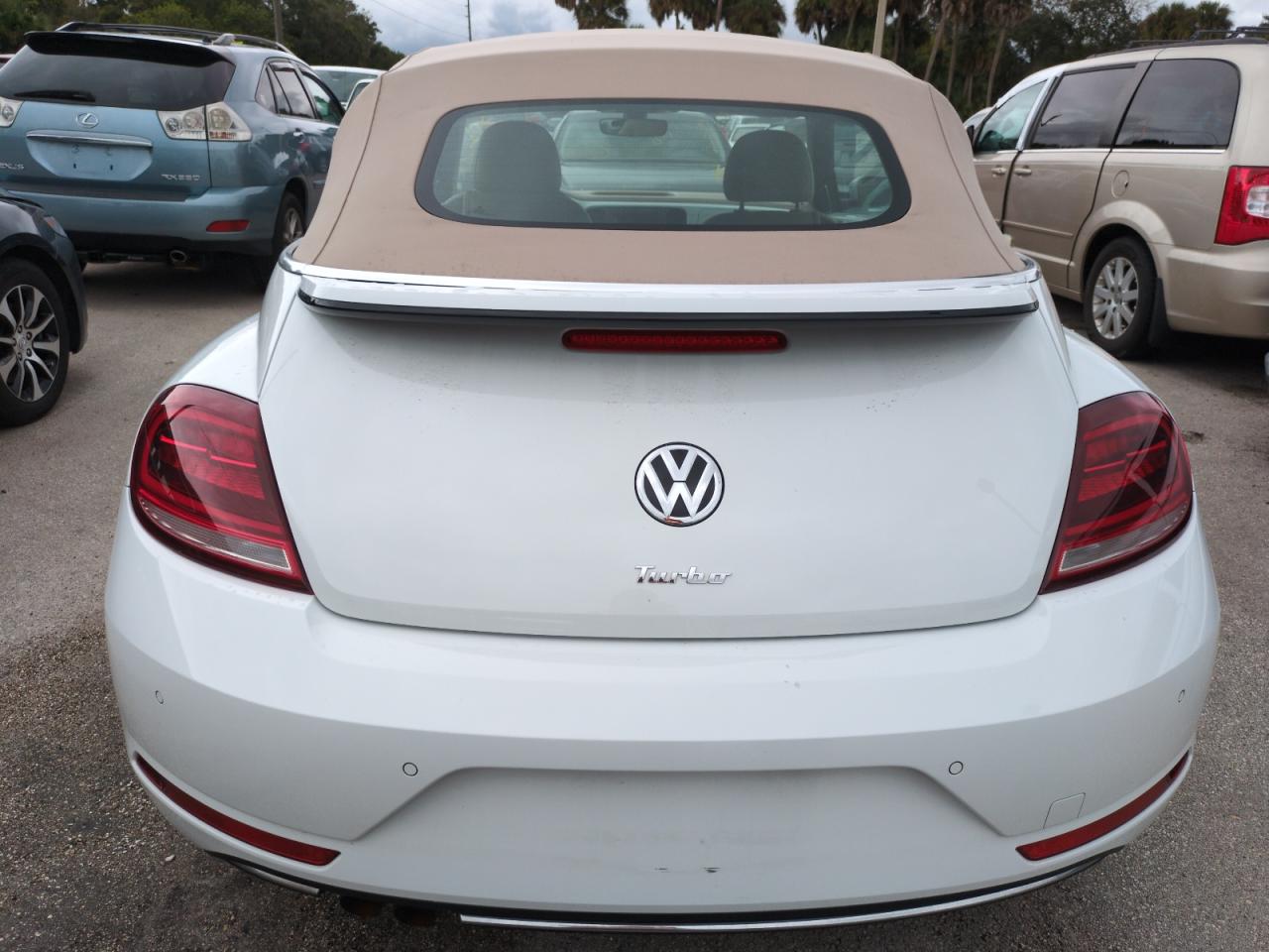 2018 Volkswagen Beetle S VIN: 3VW5DAAT2JM510600 Lot: 74873834