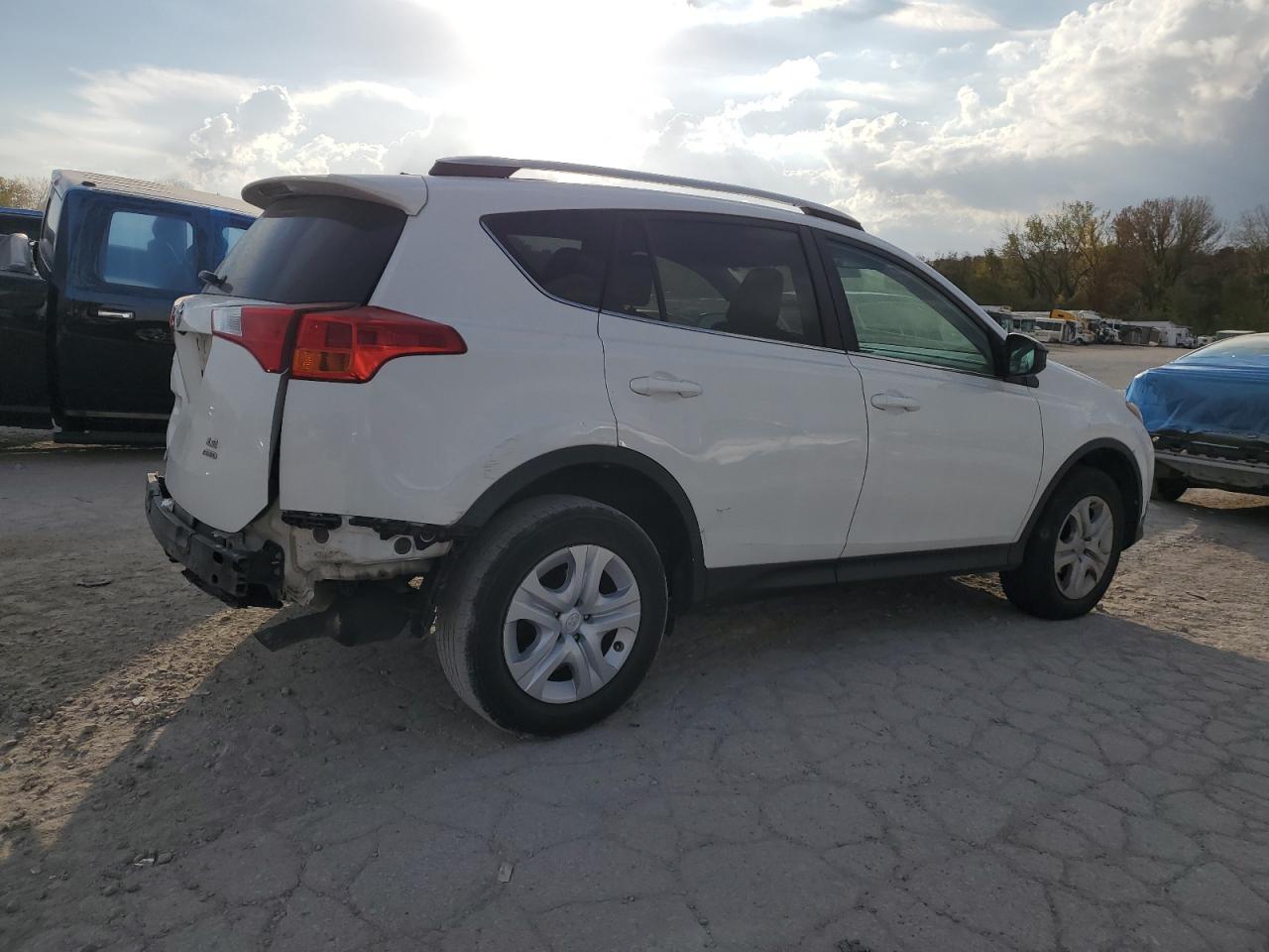 VIN 2T3BFREVXDW028583 2013 TOYOTA RAV4 no.3