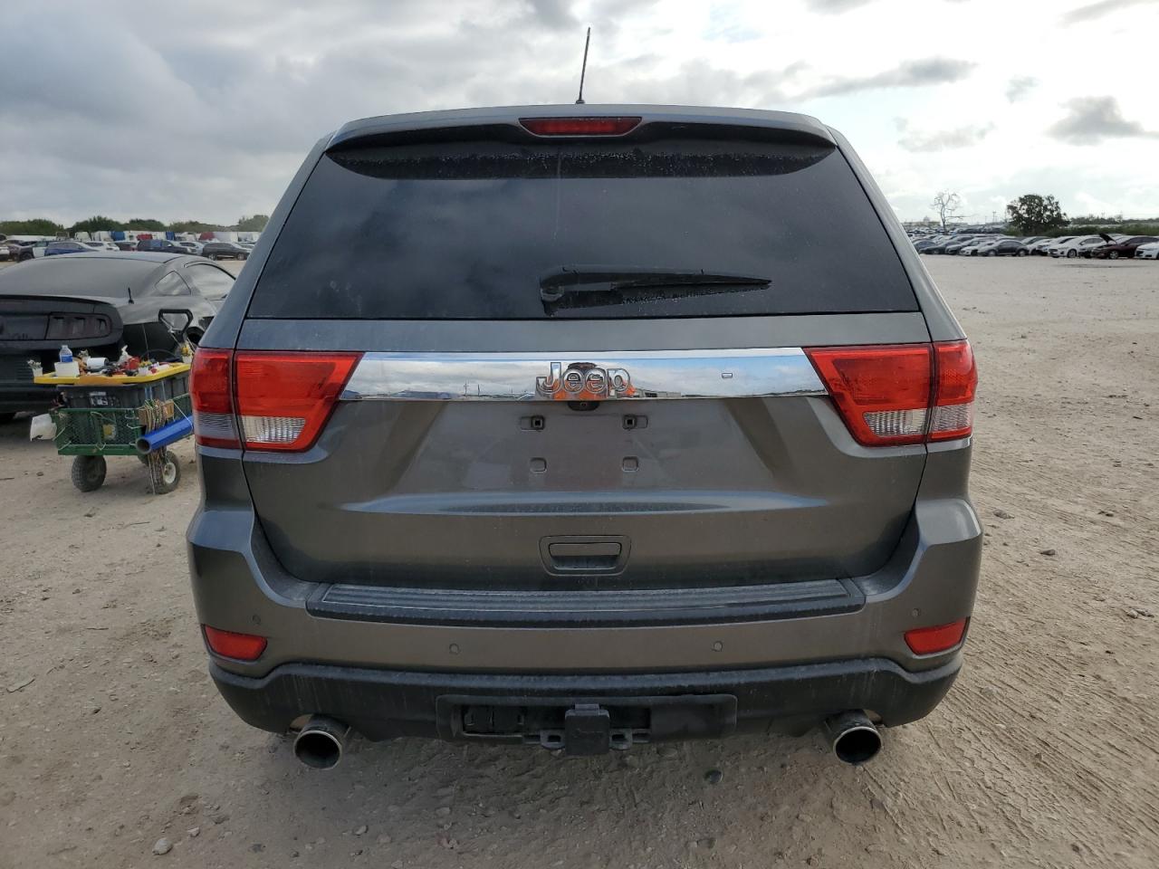2012 Jeep Grand Cherokee - Image 6