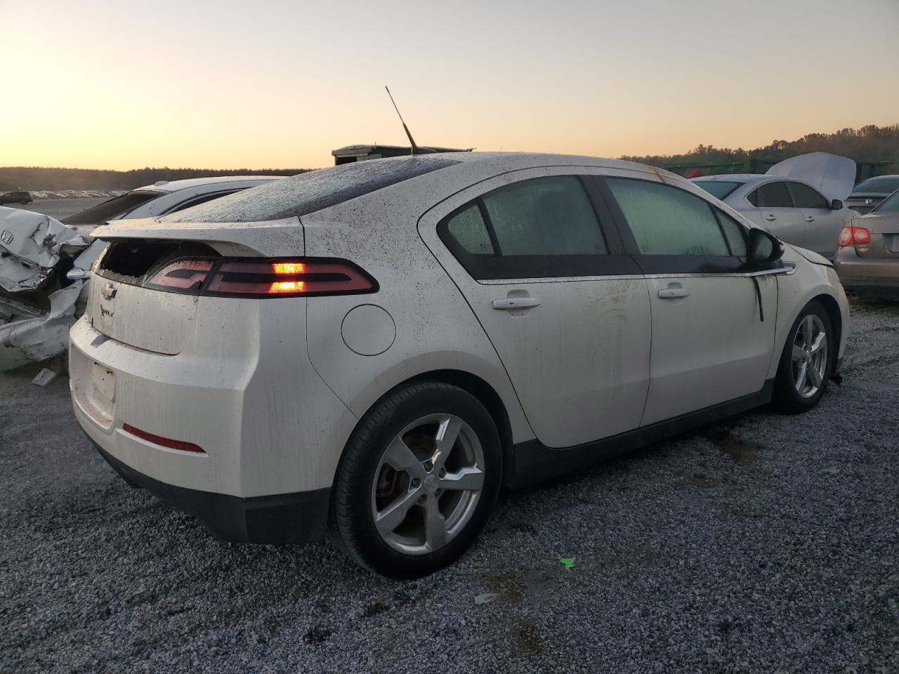 2013 Chevrolet Volt - Image 3