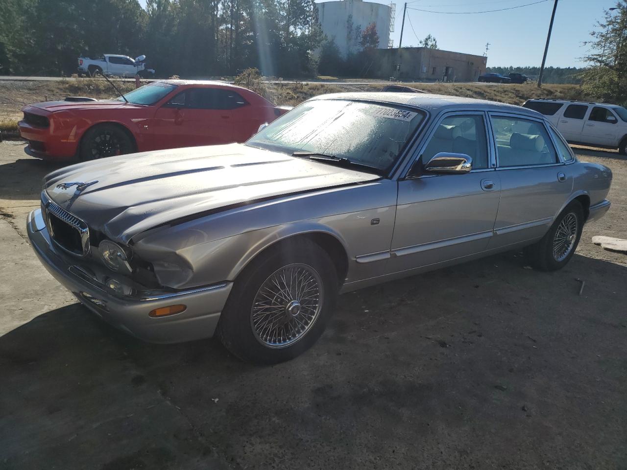 2000 Jaguar XJ - Image 1