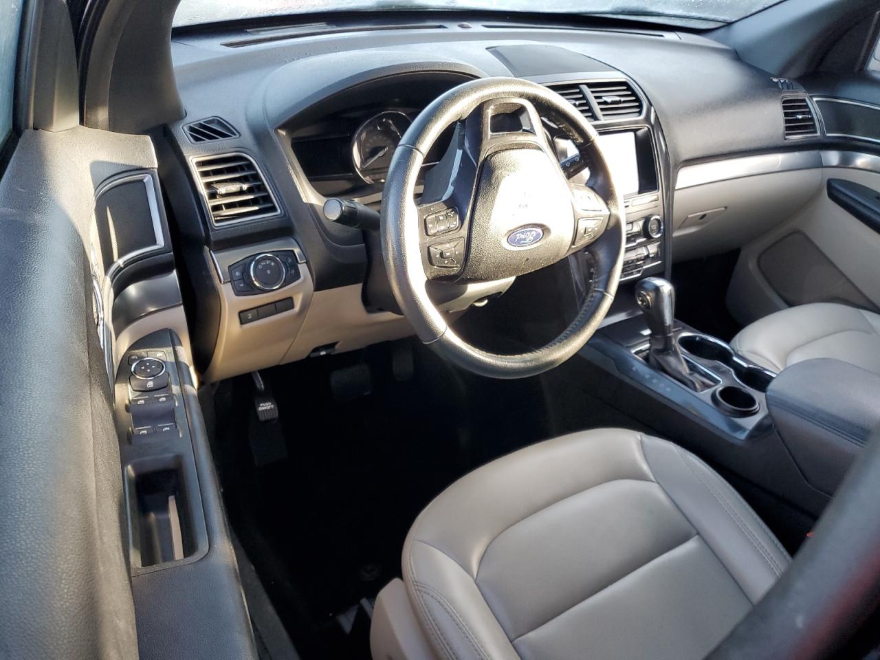 2019 Ford Explorer - Image 8