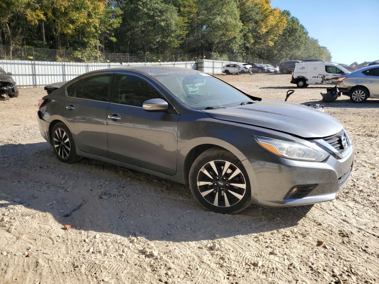 2018 Nissan Altima - Image 4
