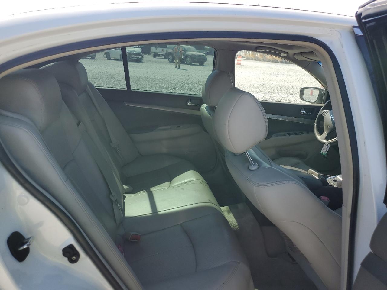 2012 Infiniti G - Image 10