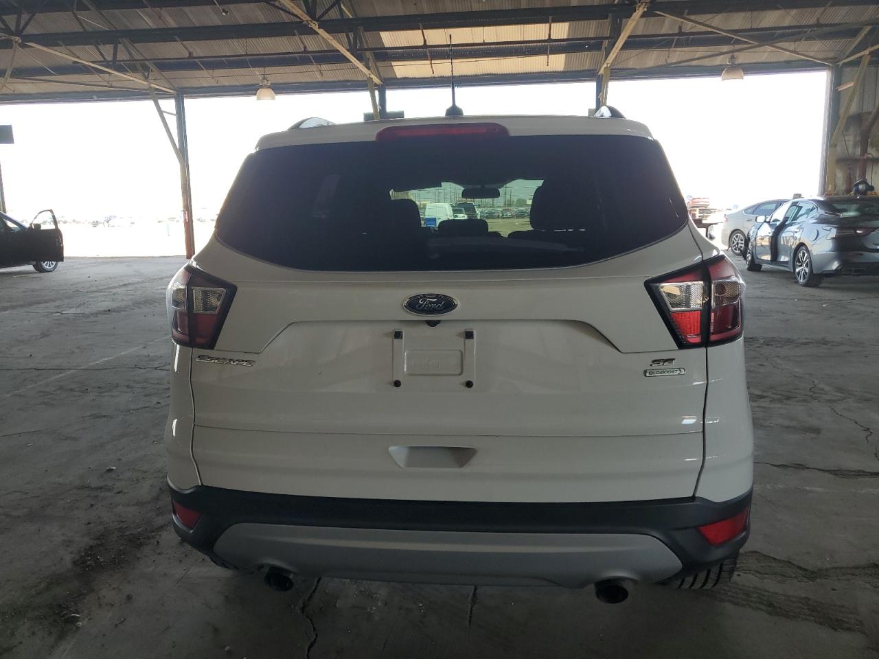 1FMCU0GD3JUD60136 2018 Ford Escape Se