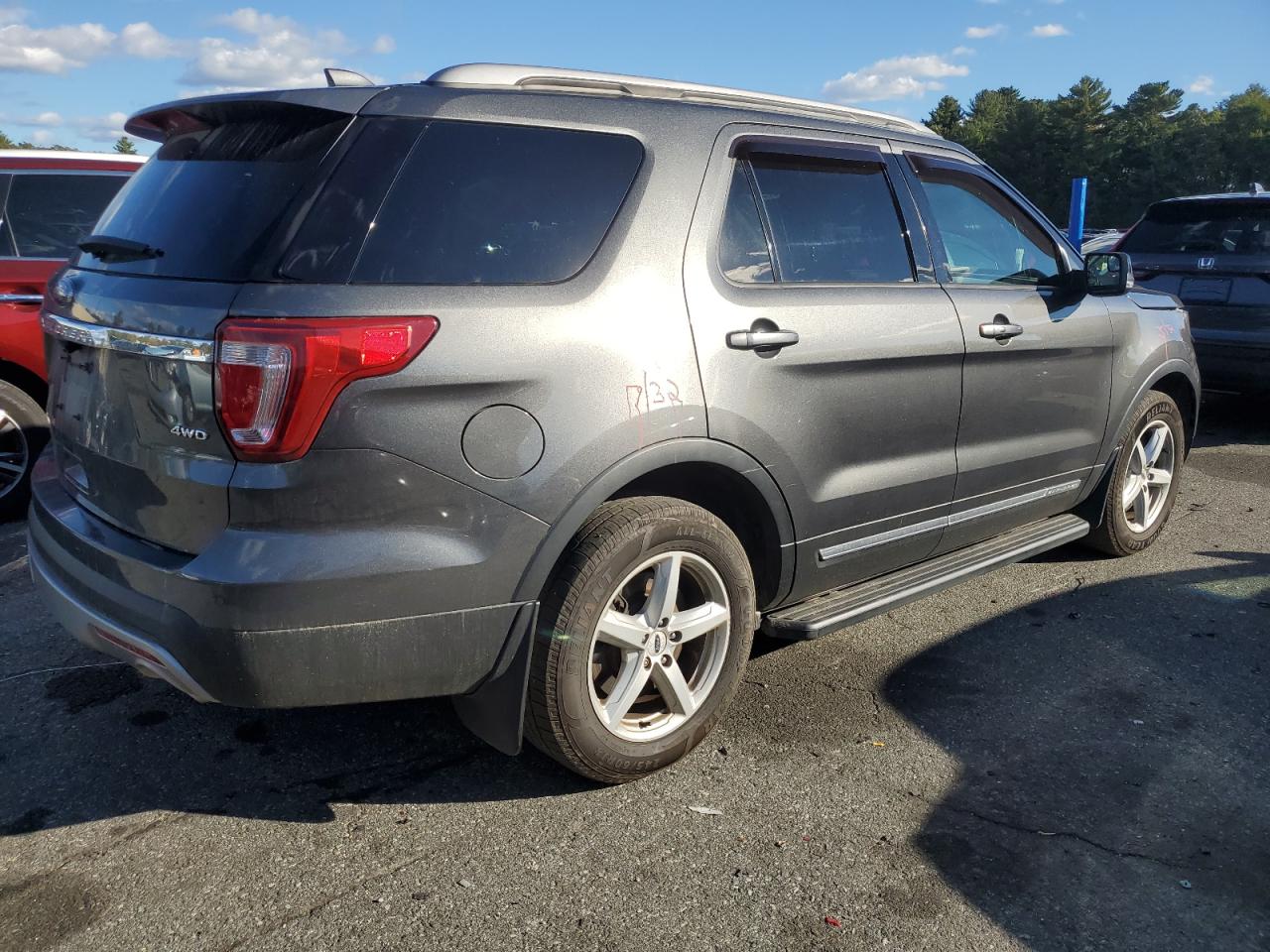 1FM5K8D83HGD73188 2017 Ford Explorer Xlt