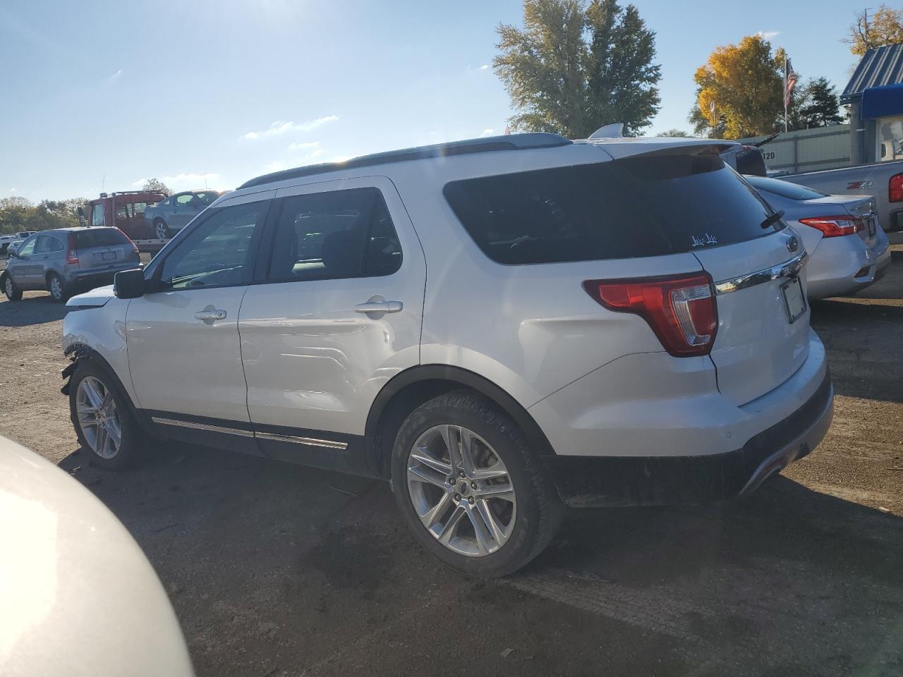 2017 Ford Explorer - Image 2