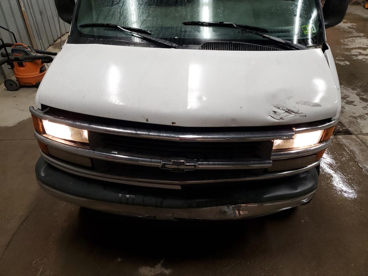 2002 Chevrolet Express G3500 VIN: 1GAHG39R221109910 Lot: 75796044