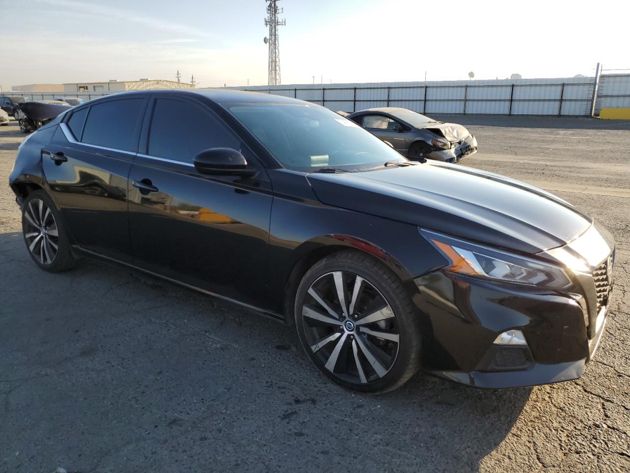 2021 Nissan Altima - Image 4