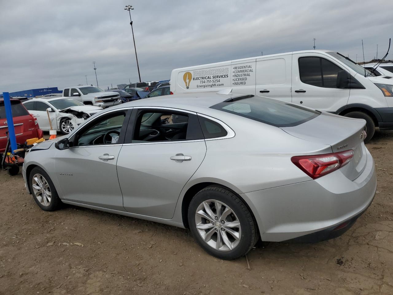 2020 Chevrolet Malibu - Image 2