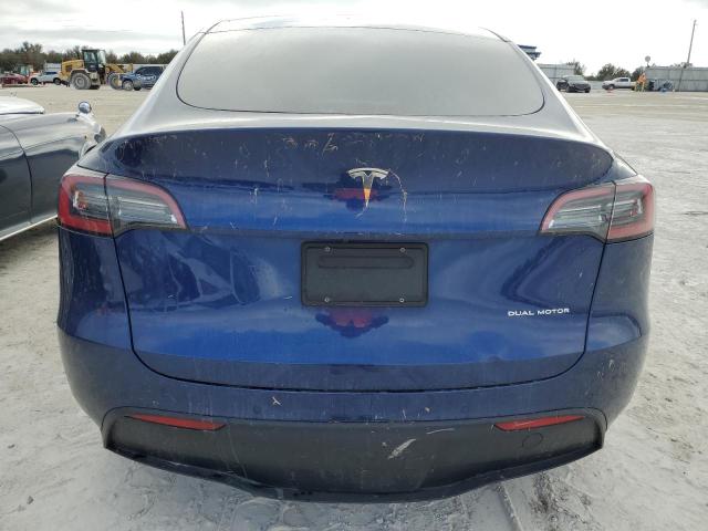 7SAYGDEE9NF381854 Tesla Model Y  6