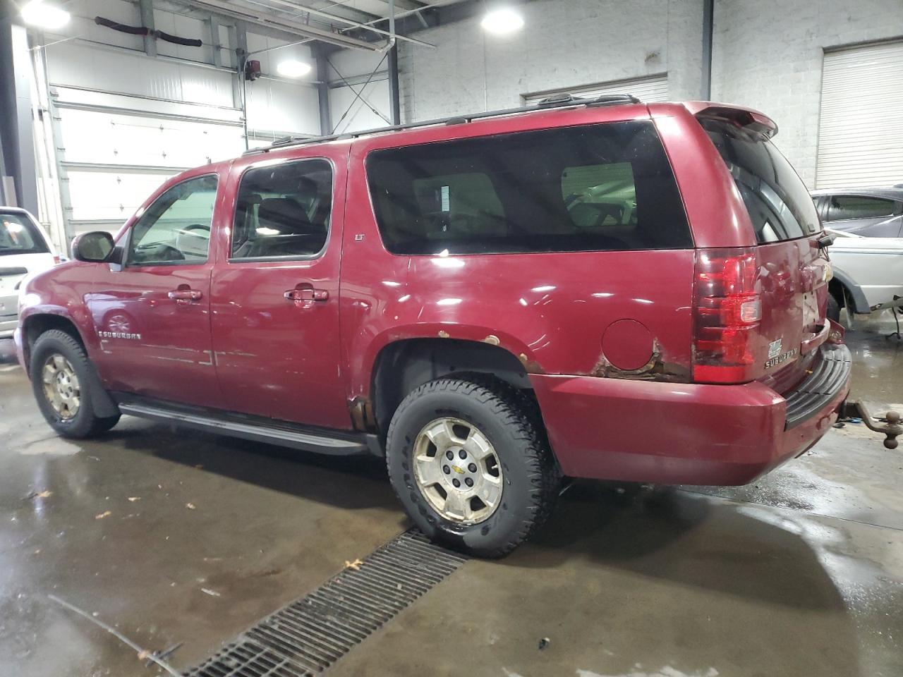 2007 Chevrolet Suburban - Image 2