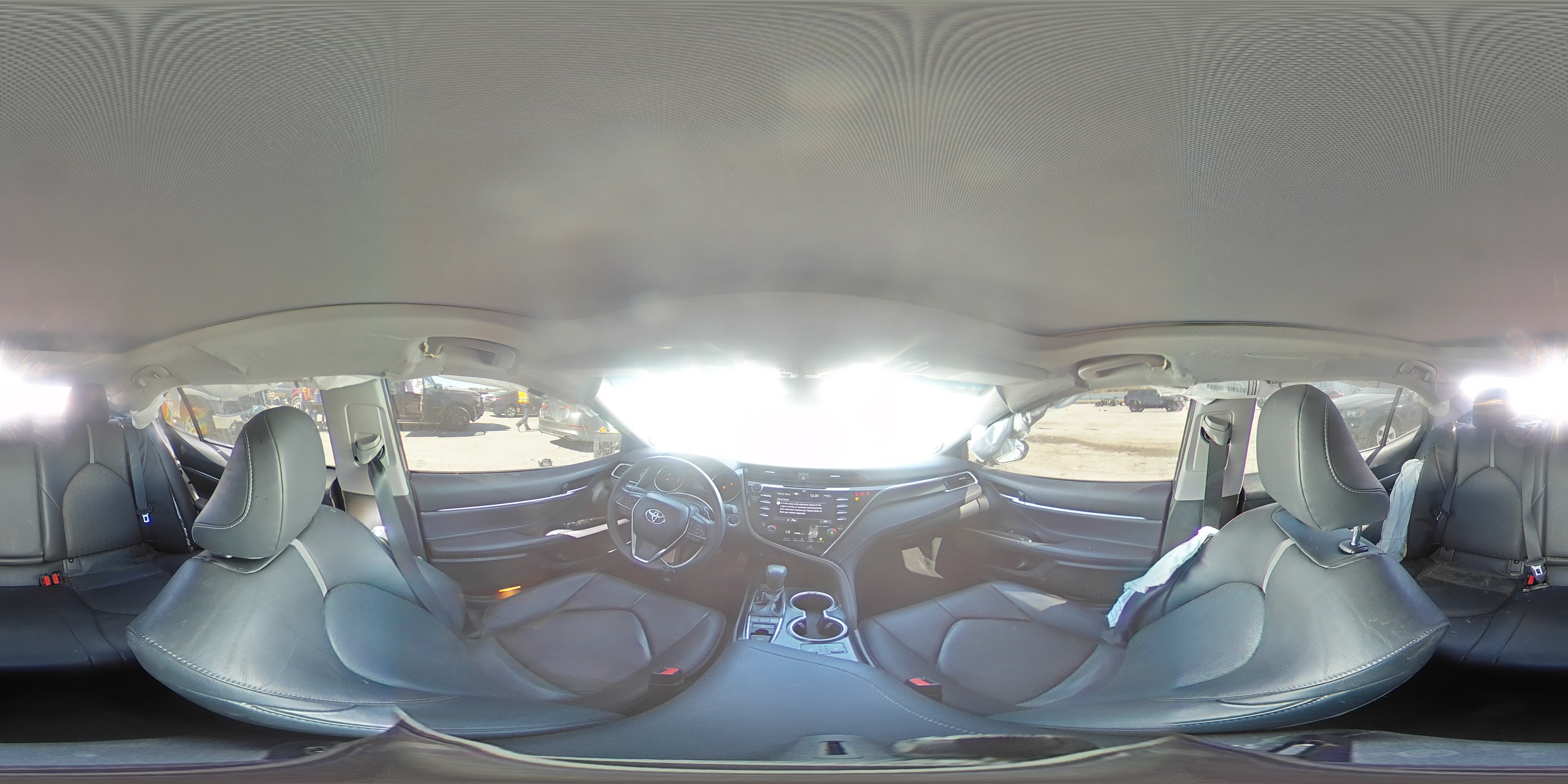 2018 Toyota Camry - Image 12
