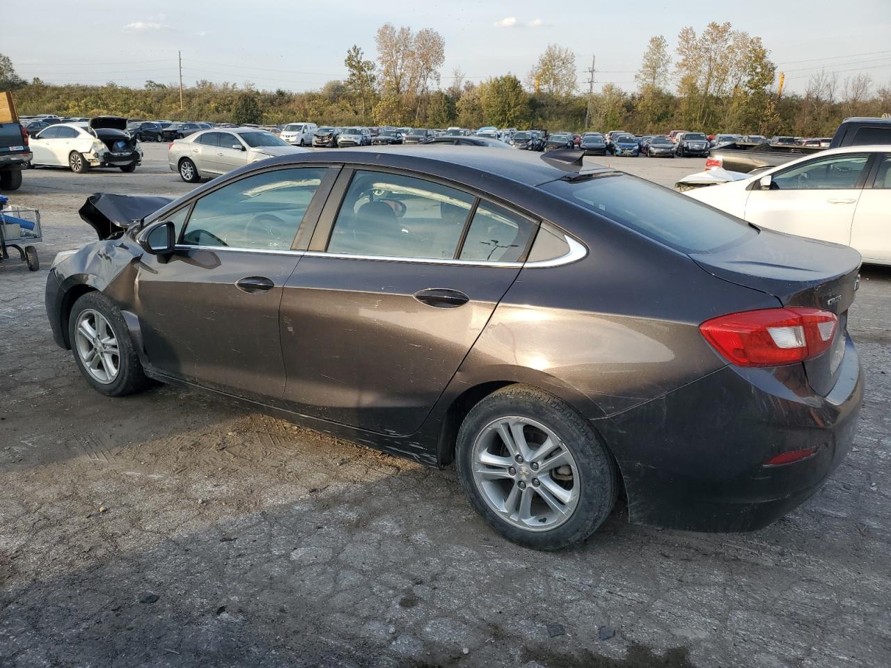 2017 Chevrolet Cruze - Image 2