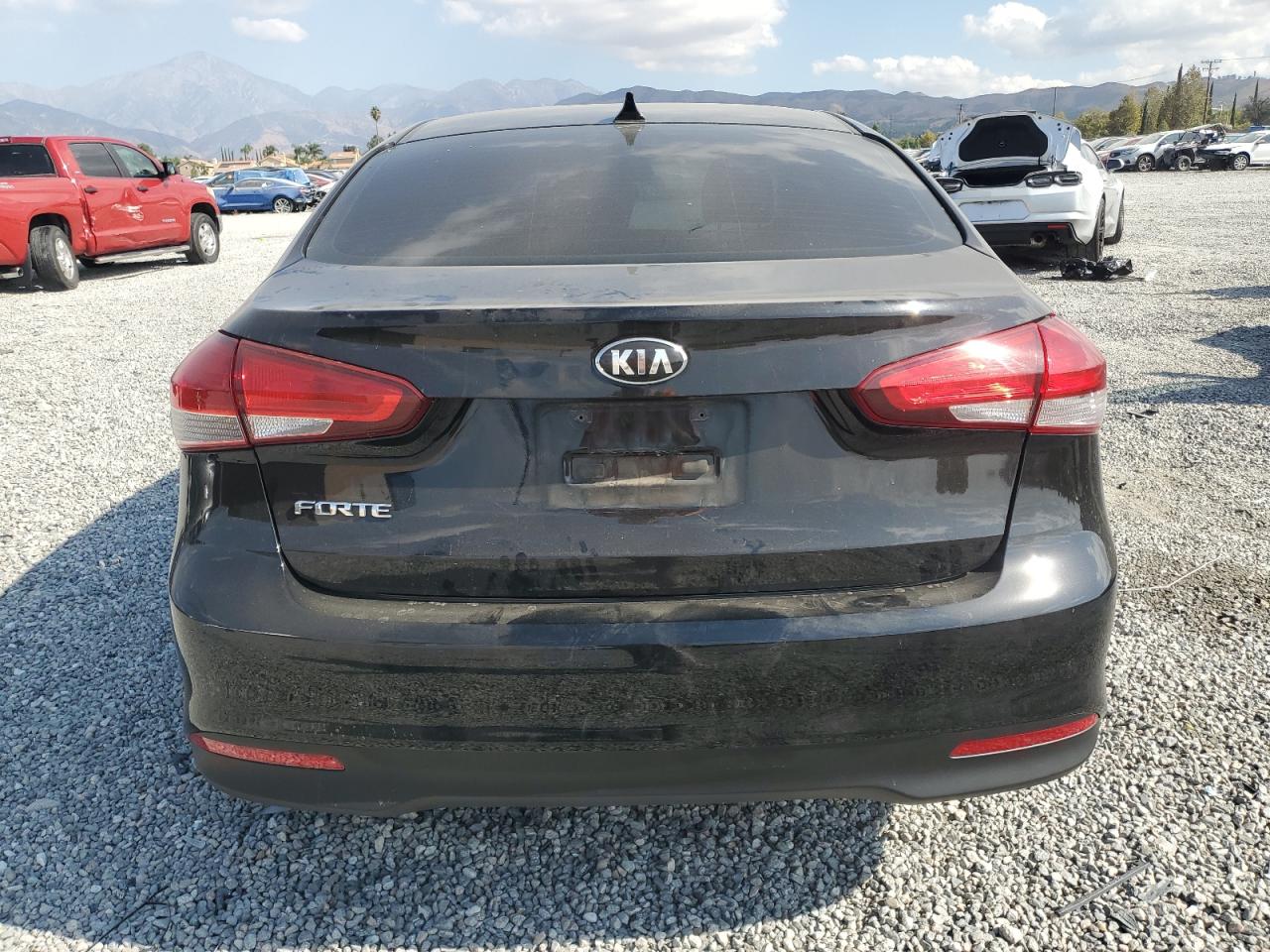 2018 Kia Forte Lx VIN: 3KPFK4A7XJE218186 Lot: 78332004