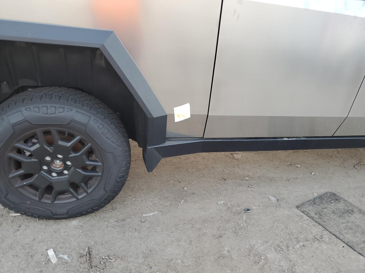 7G2CEHED4RA013156 2024 Tesla Cybertruck