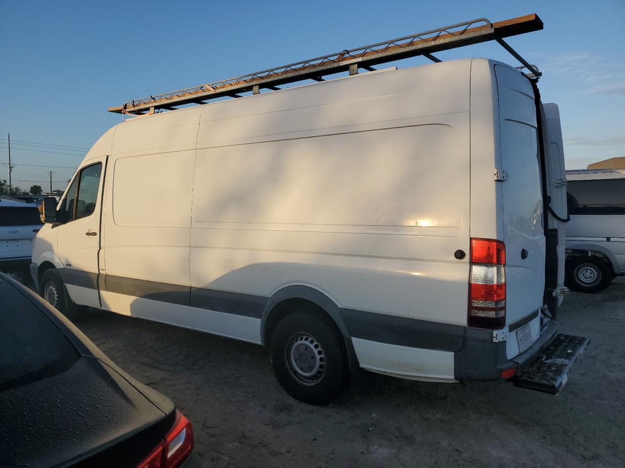 VIN WD3PE8CC7D5749949 2013 MERCEDES-BENZ SPRINTER no.2