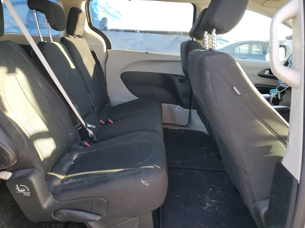 2018 Chrysler Pacifica - Image 11