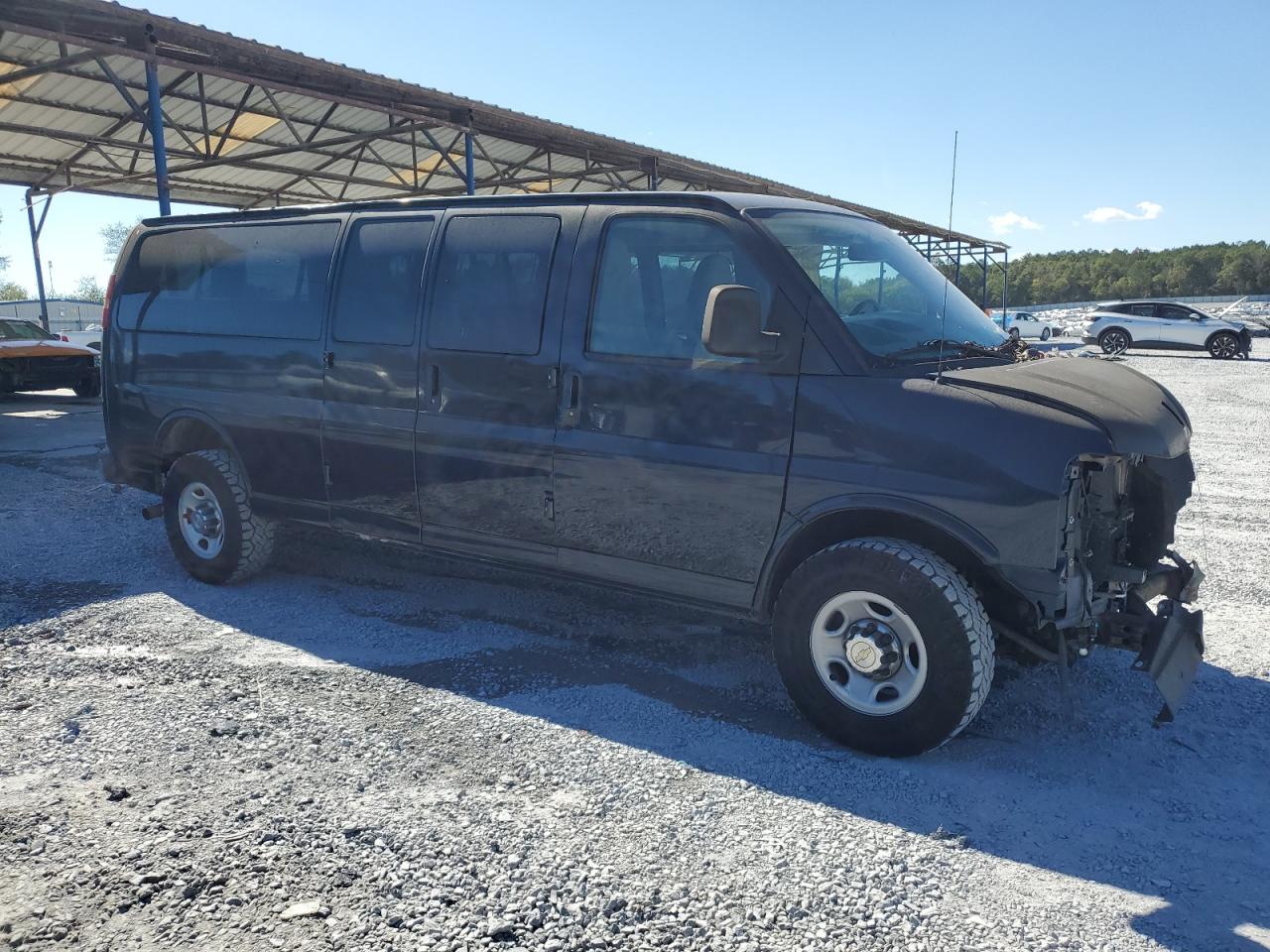 1GAZG1FF2F1101573 2015 Chevrolet Express G3500 Lt