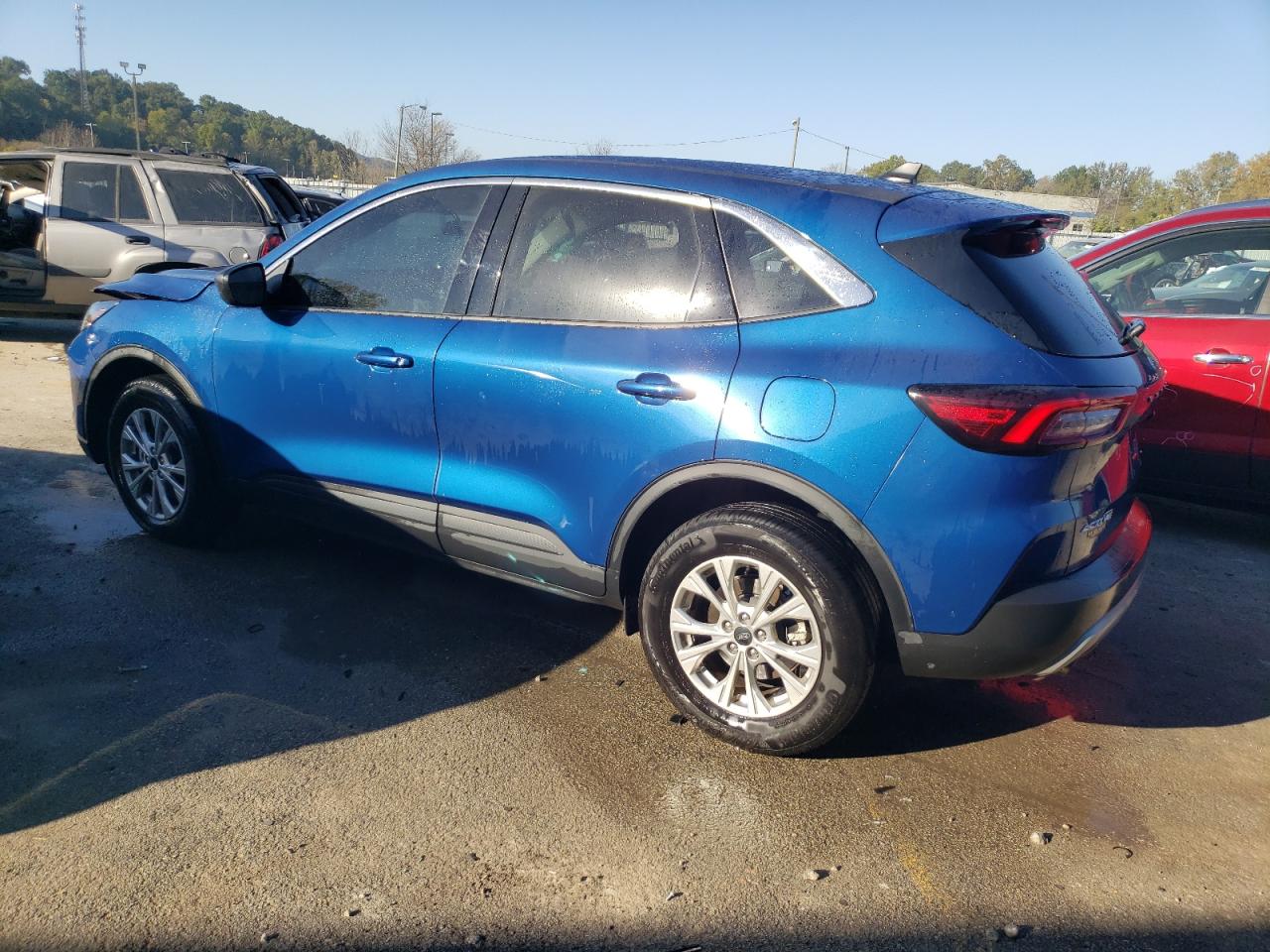 2023 Ford Escape - Image 2