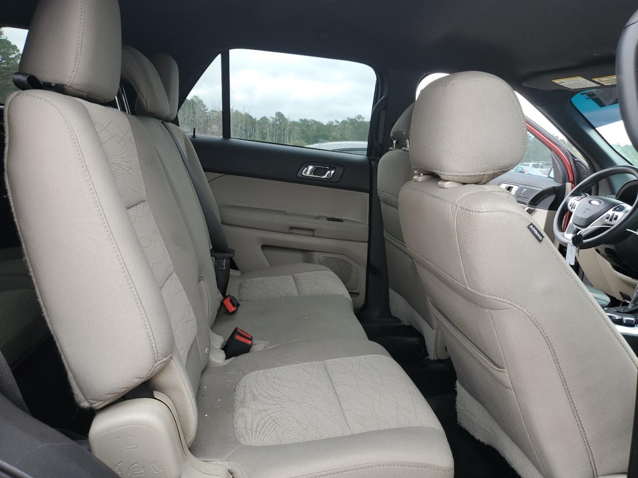 2015 Ford Explorer - Image 11
