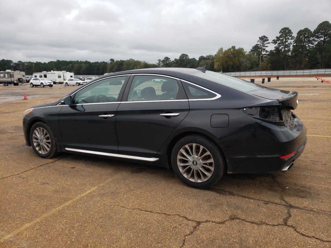 2015 Hyundai Sonata - Image 2