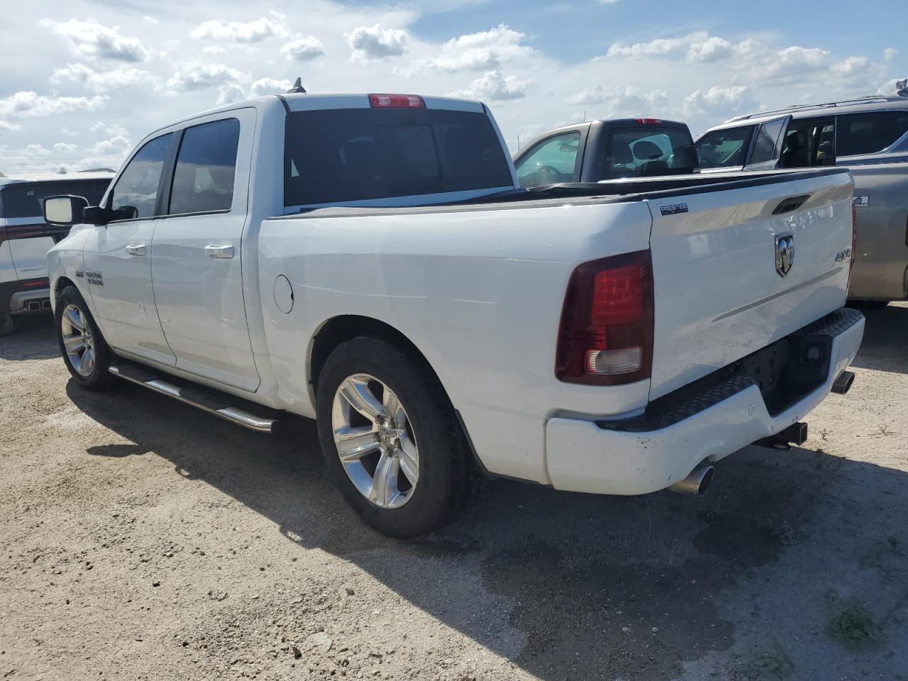 2016 RAM 1500 - Image 2