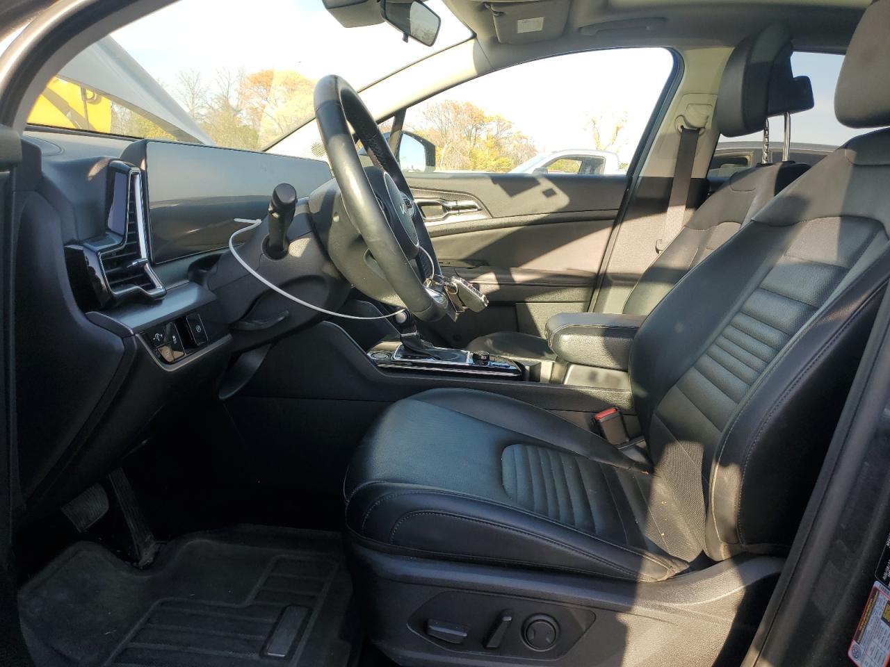 2023 Kia Sportage - Image 7