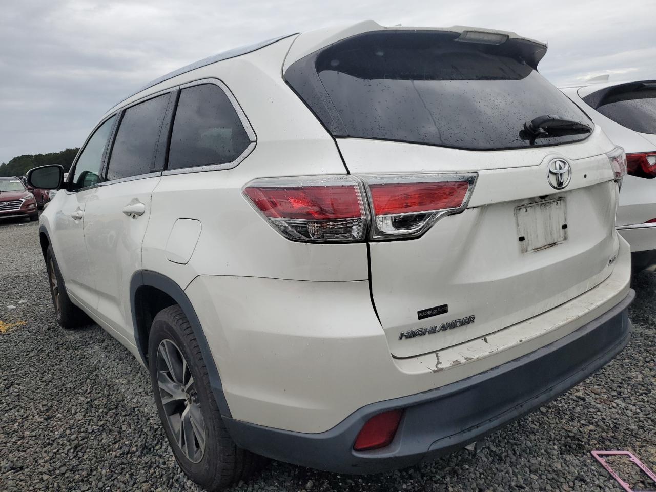 2016 Toyota Highlander - Image 2