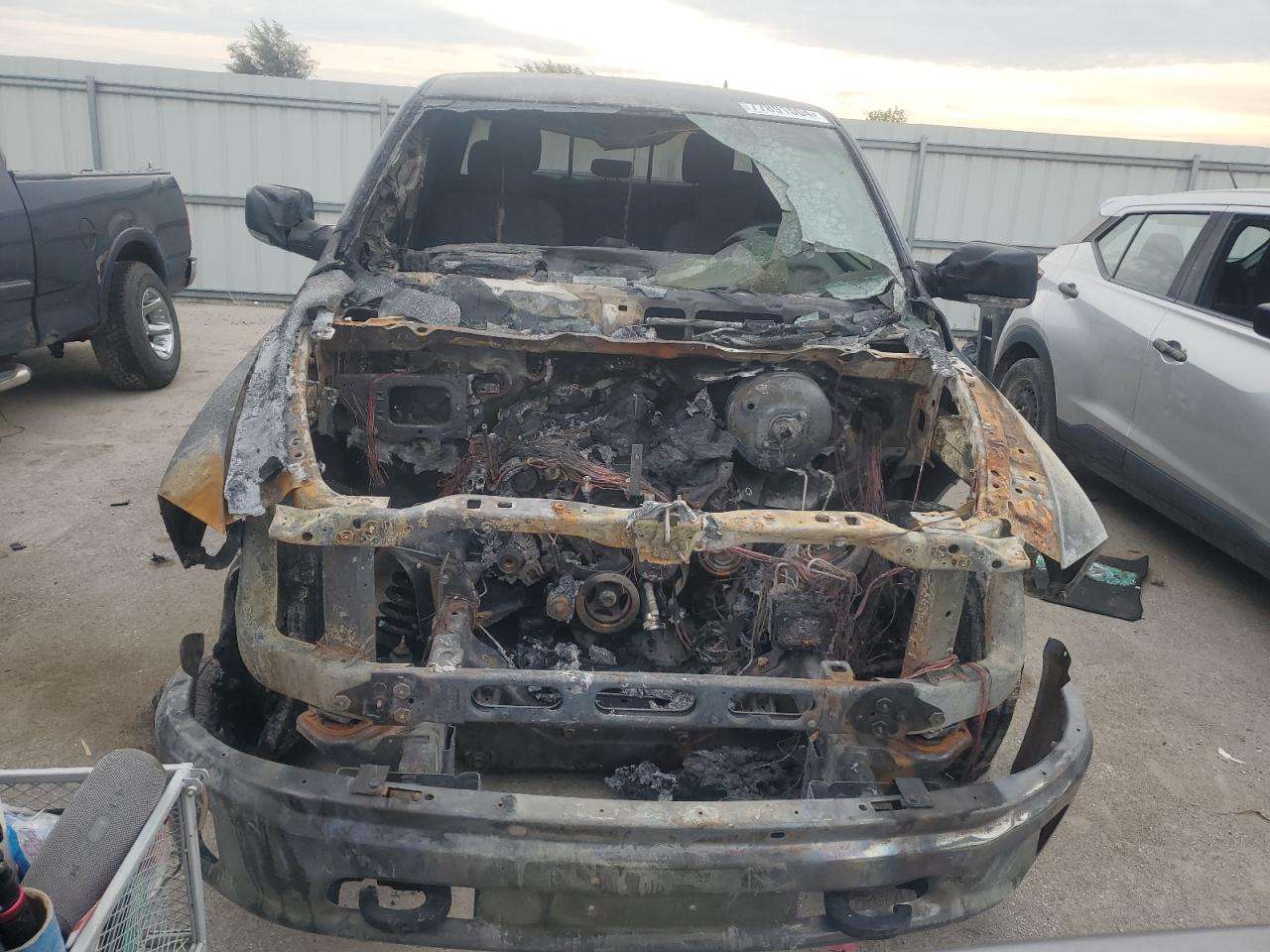 2016 RAM 1500 - Image 5