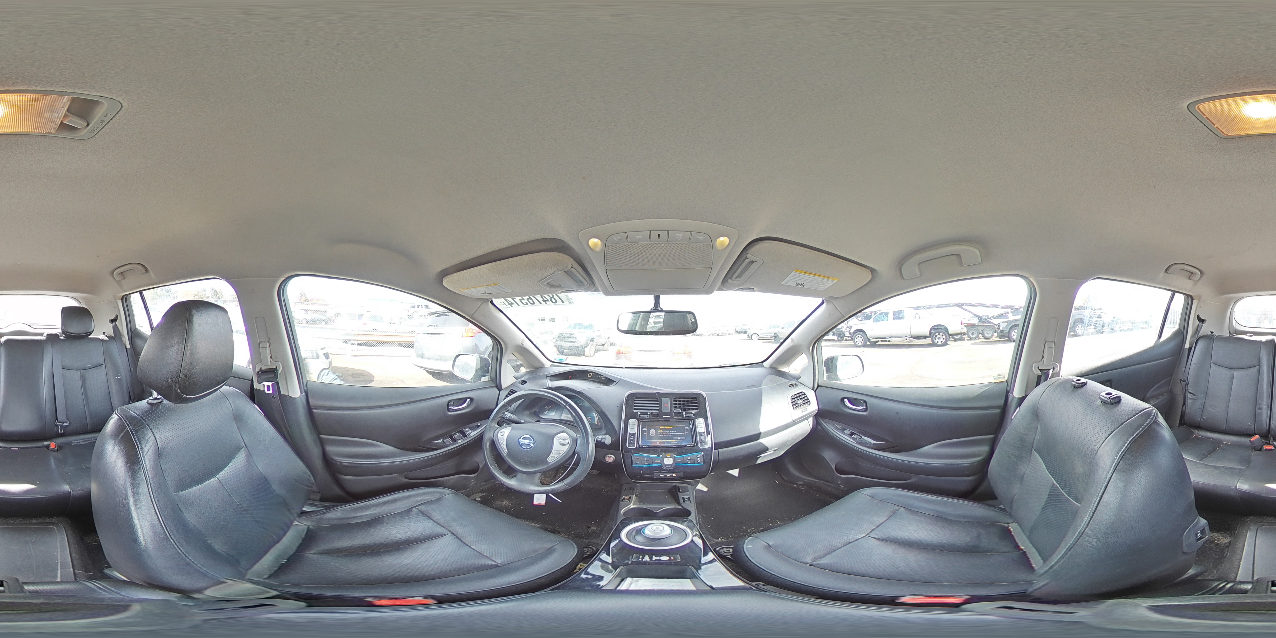 2016 Nissan Leaf - Image 12