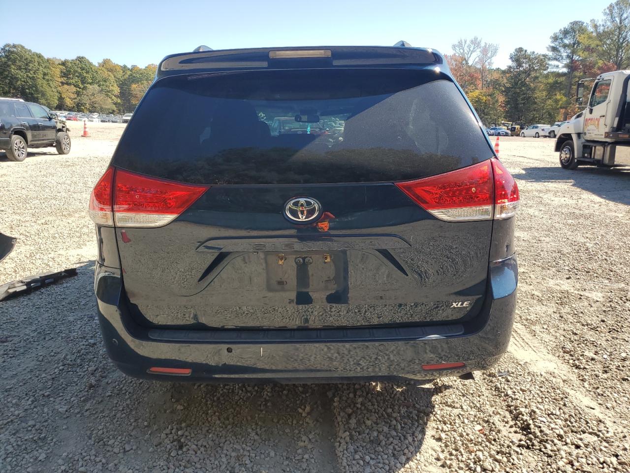 2011 Toyota Sienna Xle VIN: 5TDYK3DCXBS056742 Lot: 76980464