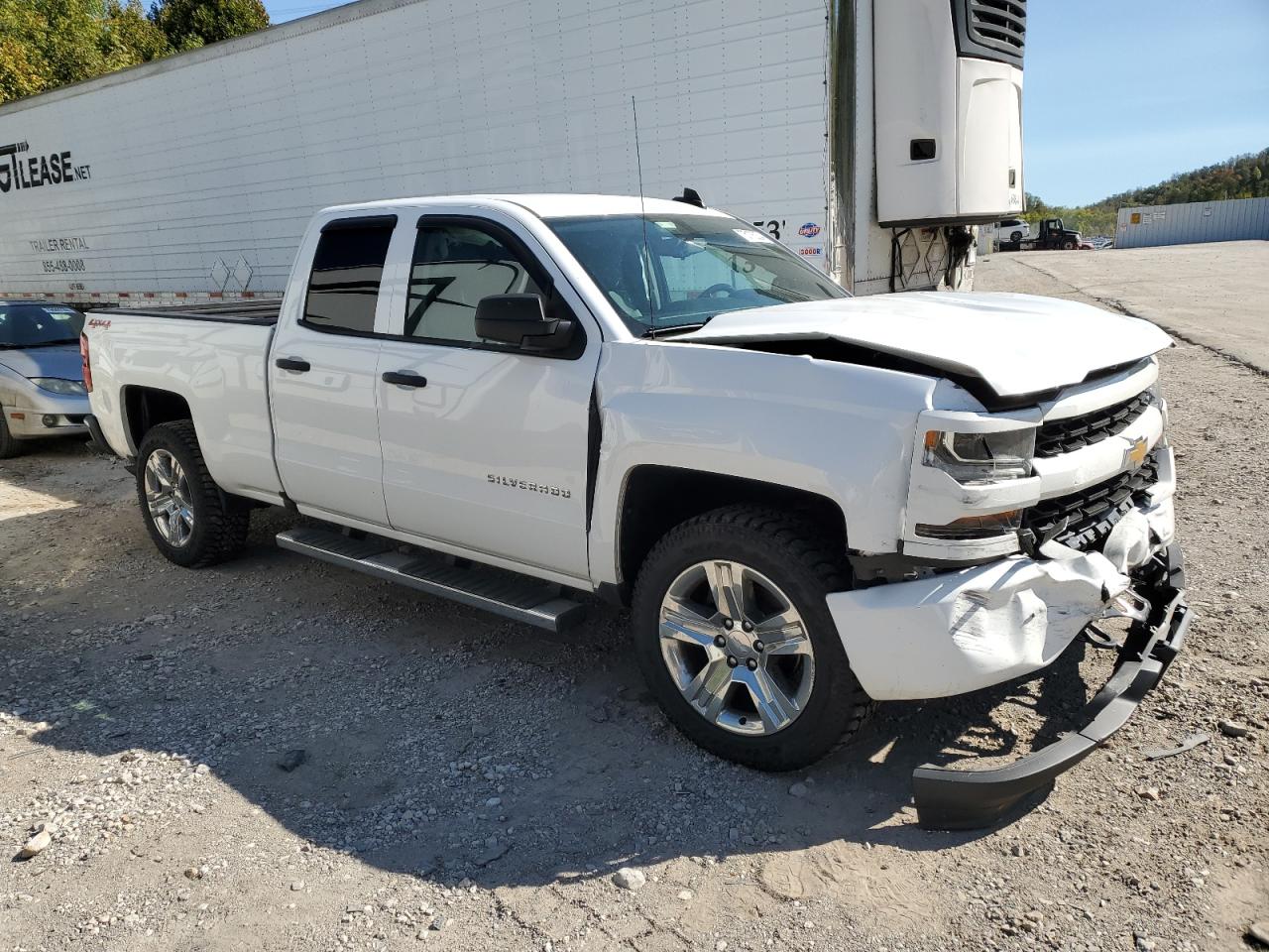2017 Chevrolet Silverado - Image 4