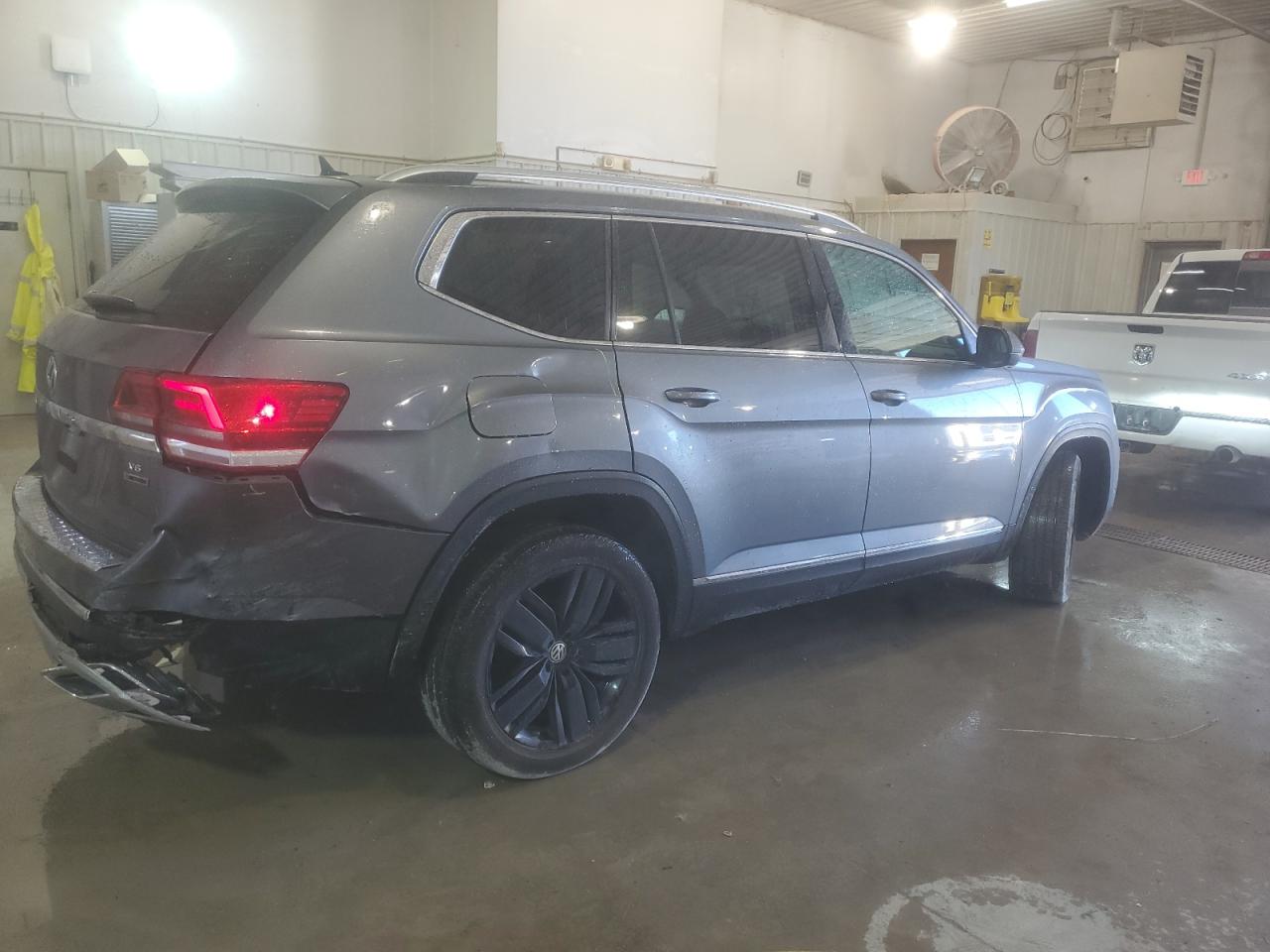 2019 Volkswagen Atlas - Image 3