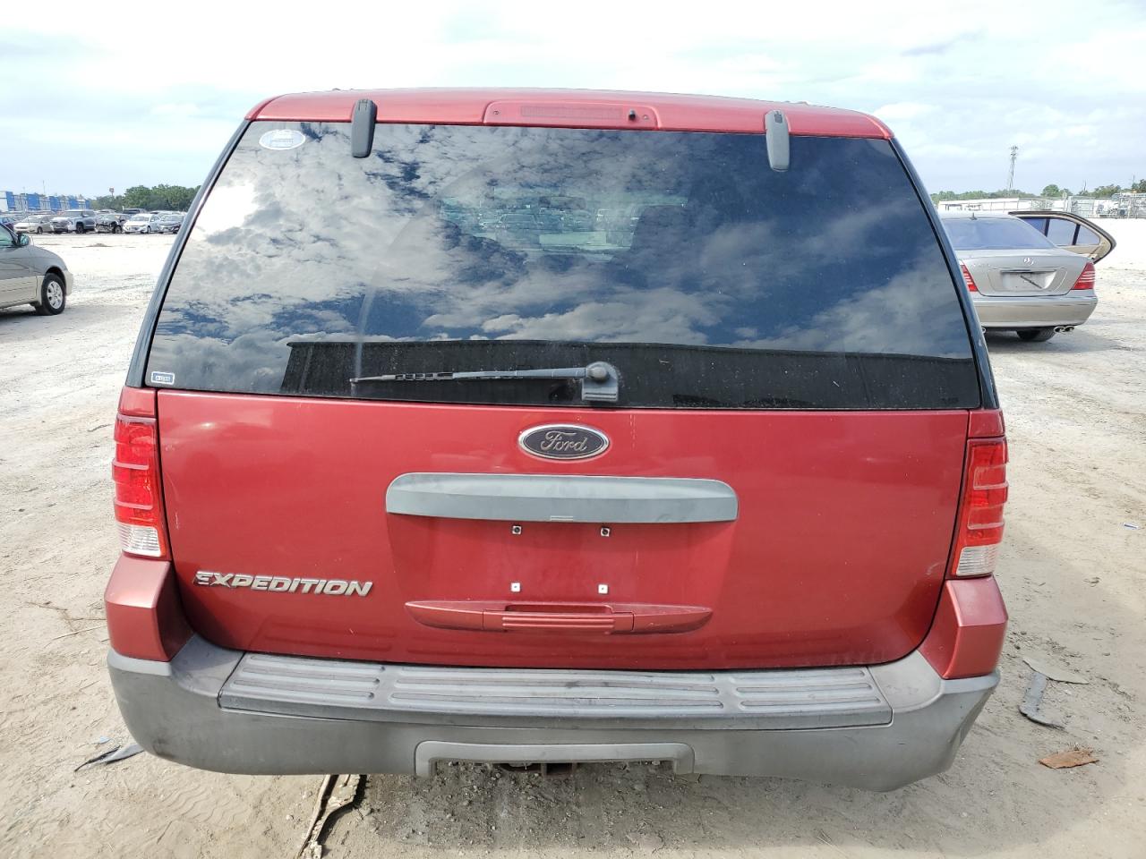 2004 Ford Expedition Xls VIN: 1FMRU13W44LA12833 Lot: 73874784