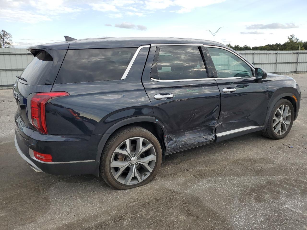 2022 Hyundai Palisade - Image 3