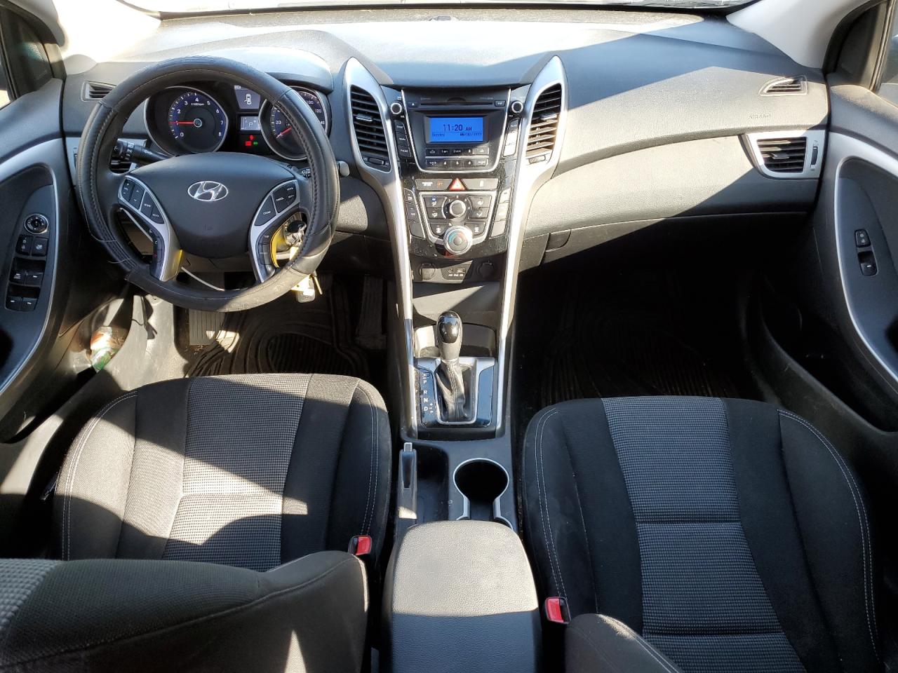 2017 Hyundai Elantra - Image 8