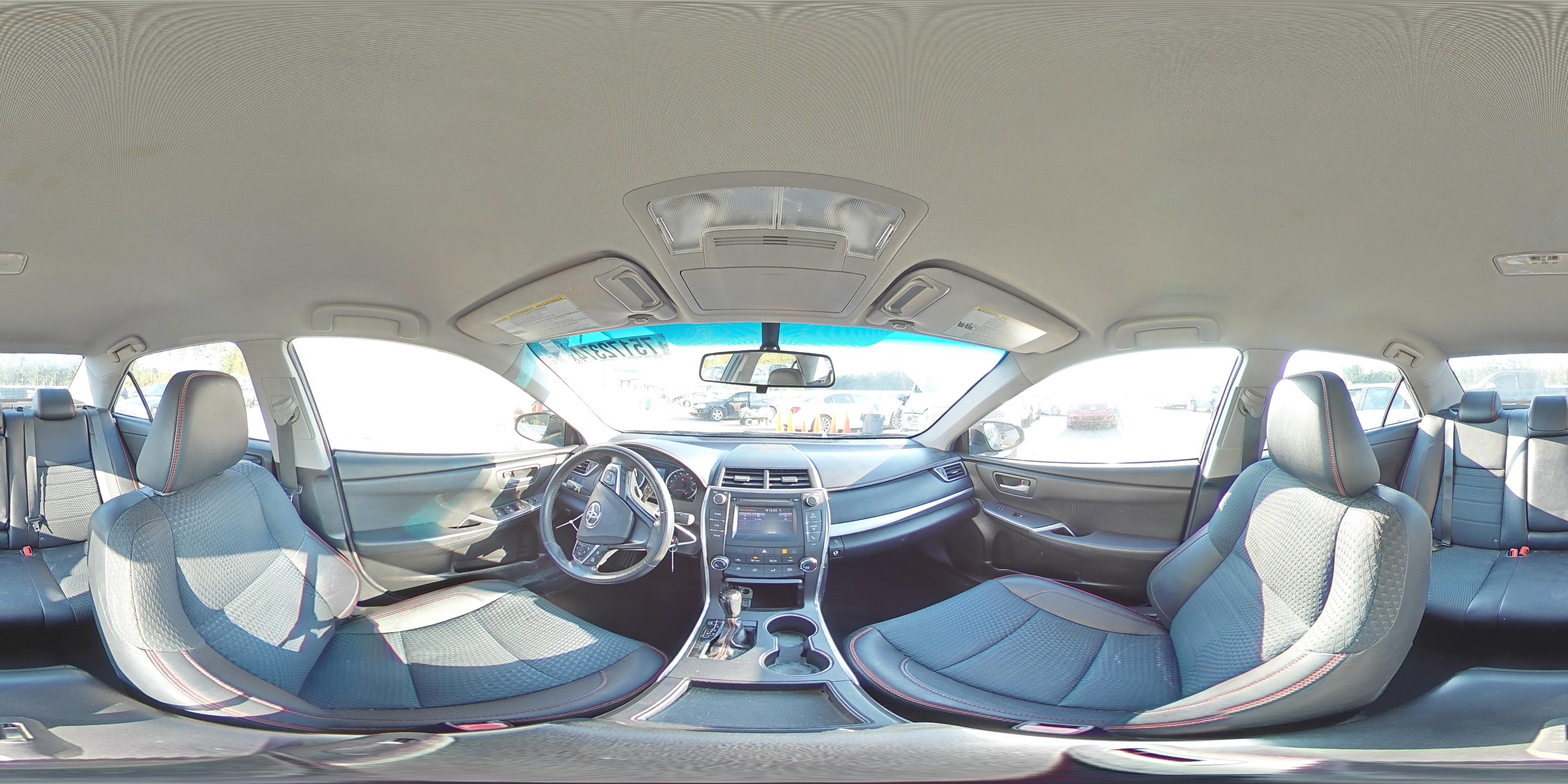 2015 Toyota Camry - Image 15