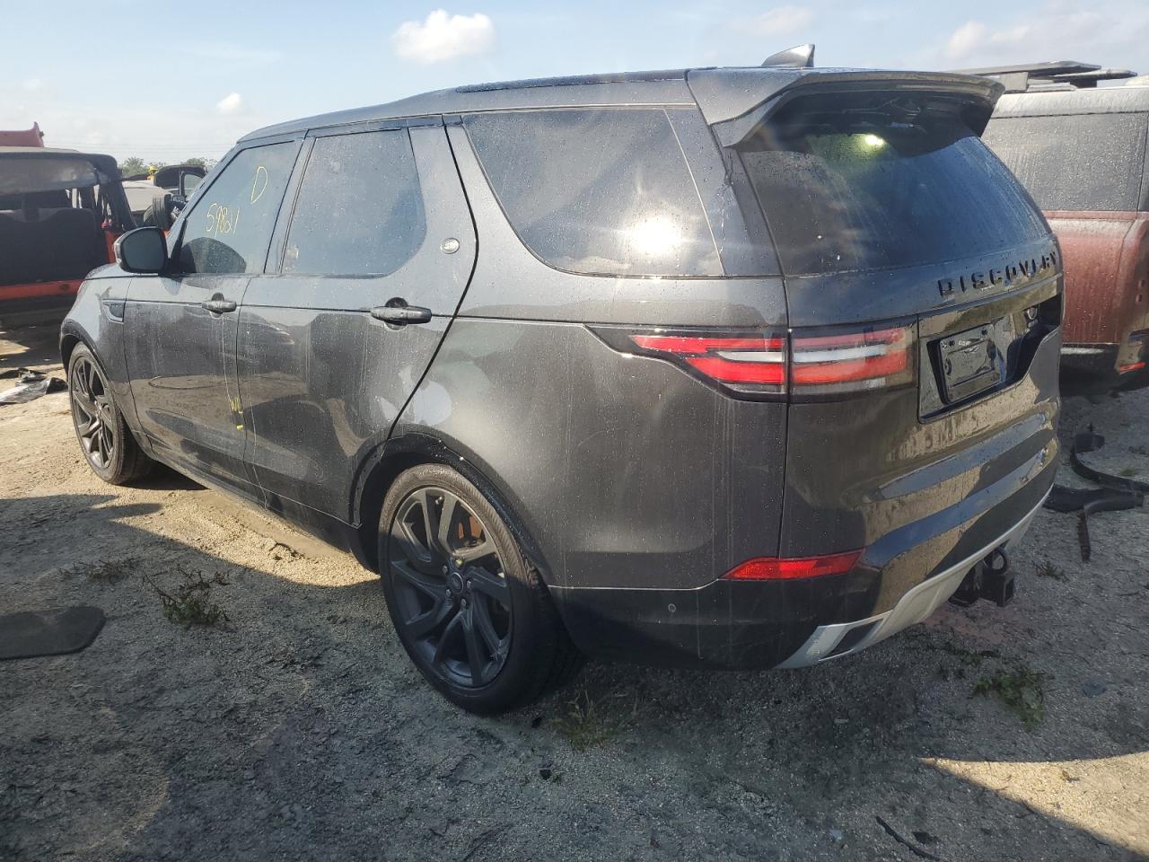 2019 Land Rover Discovery - Image 2