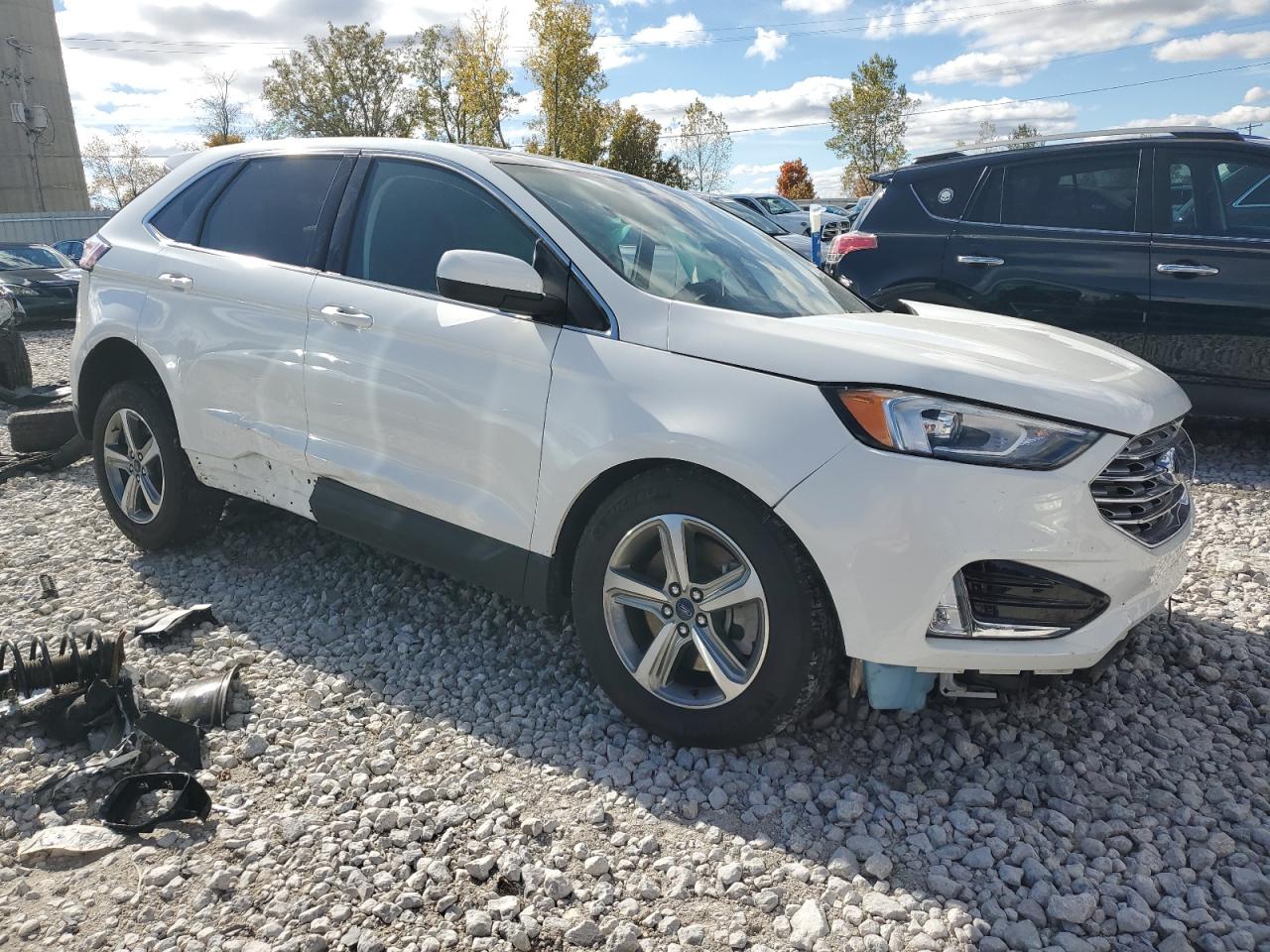 2022 Ford Edge - Image 4