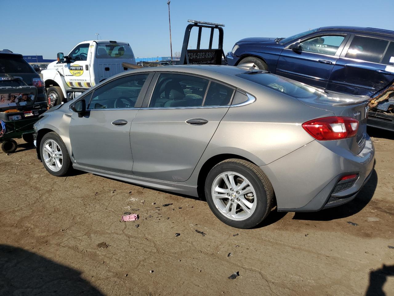 2017 Chevrolet Cruze - Image 2