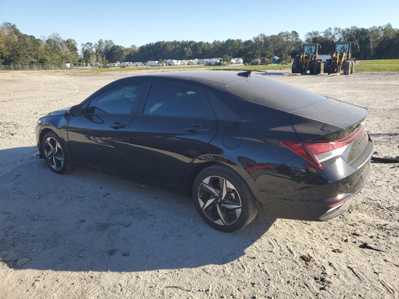 2023 Hyundai Elantra - Image 2
