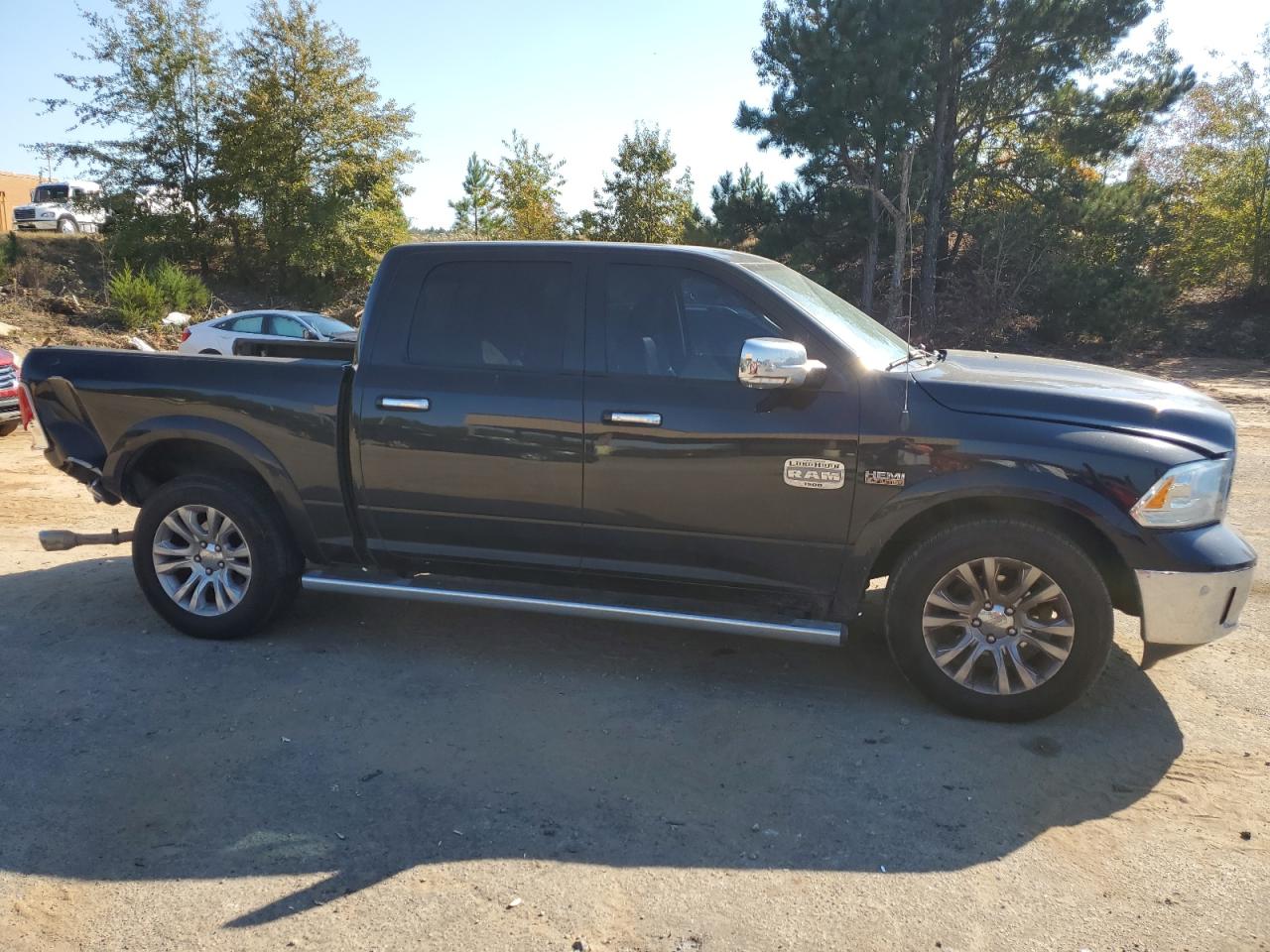 2016 RAM 1500 - Image 4