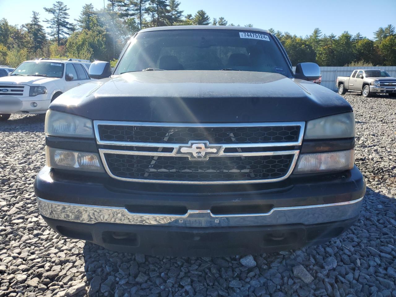 2006 Chevrolet Silverado - Image 5