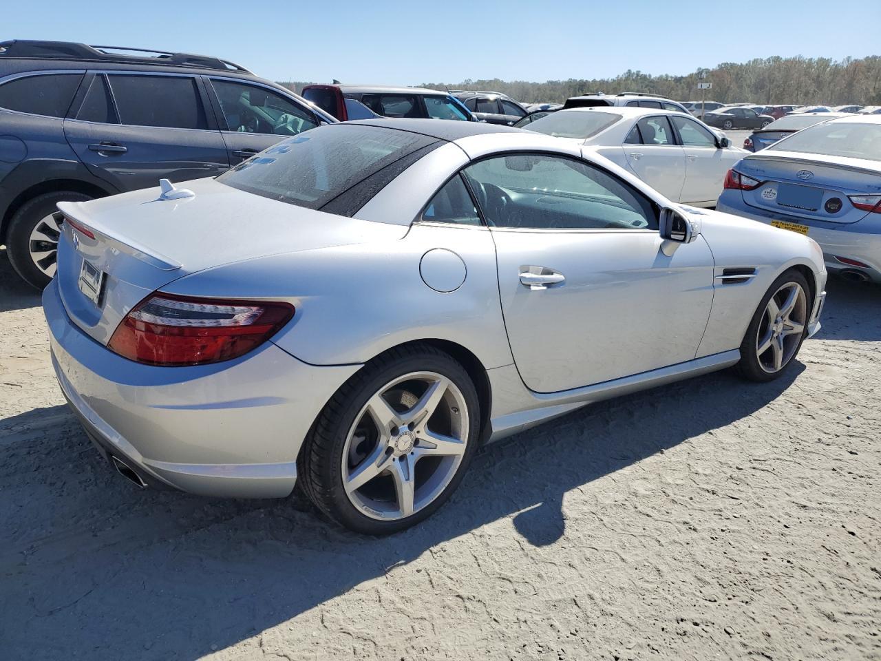 VIN WDDPK4HA9EF081152 2014 MERCEDES-BENZ SLK-CLASS no.3