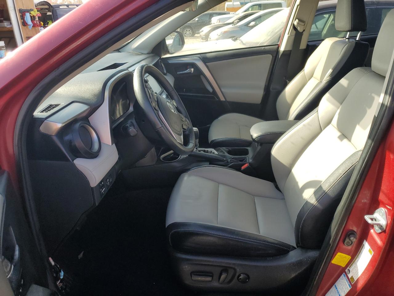 2018 Toyota RAV 4 - Image 7