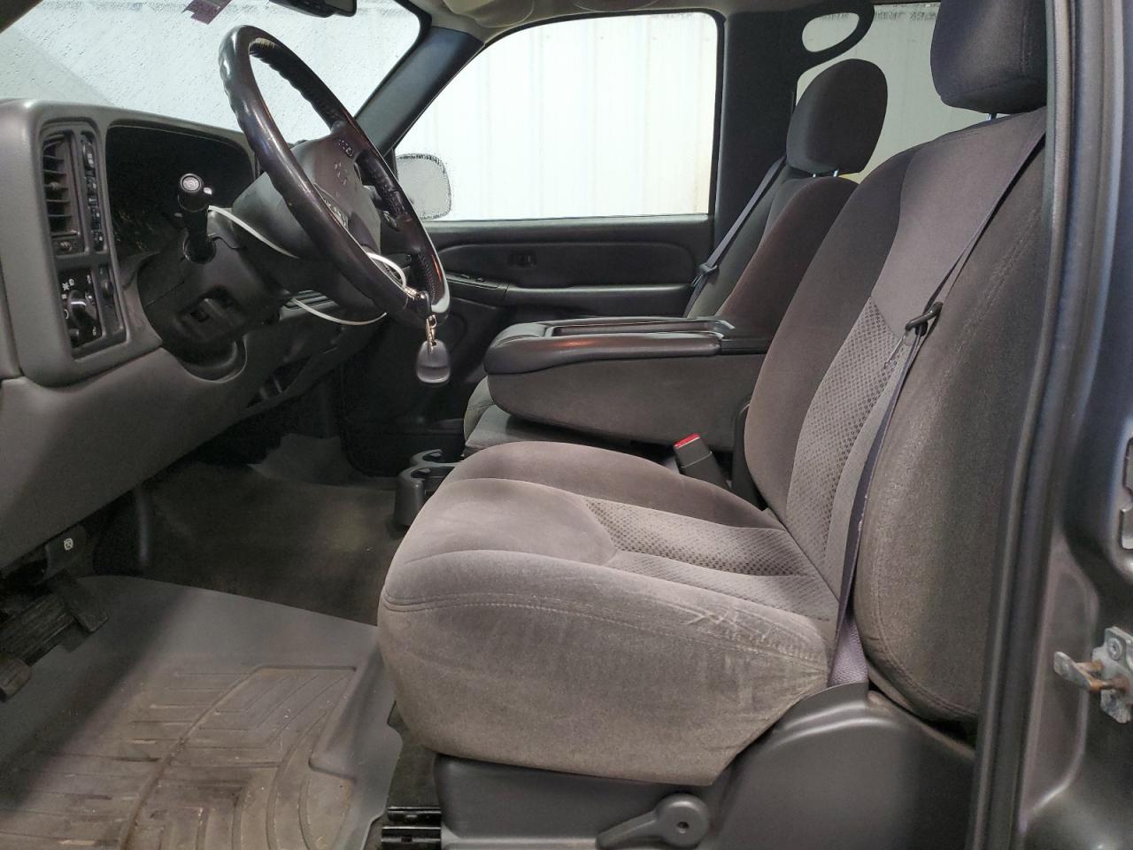 2007 Chevrolet Silverado - Image 7