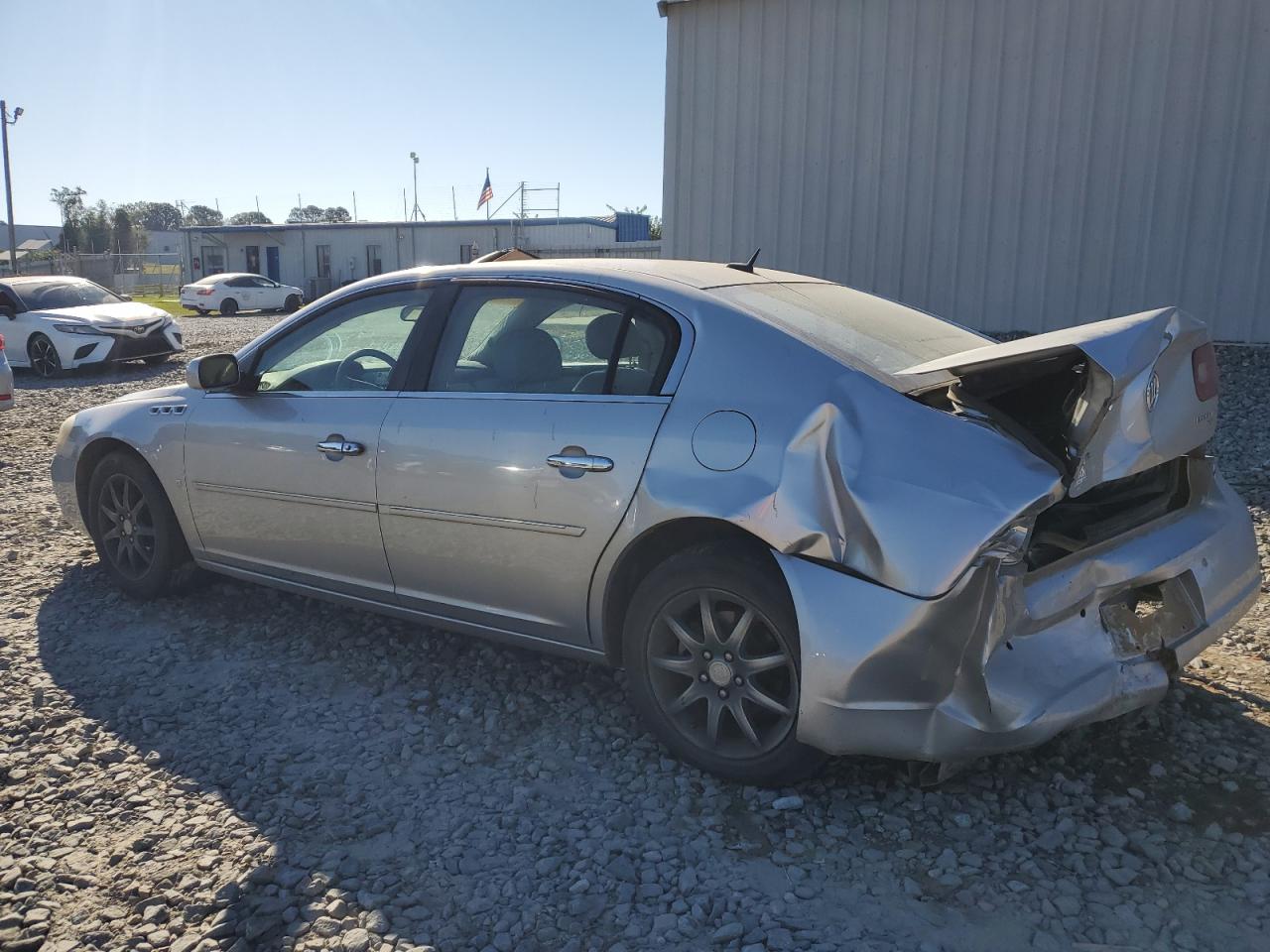 2006 Buick Lucerne - Image 2