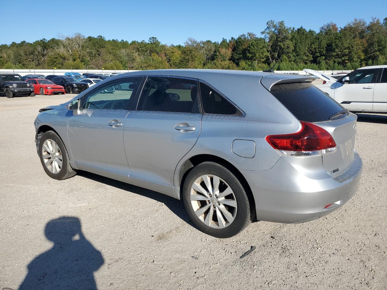 2015 Toyota Venza - Image 2